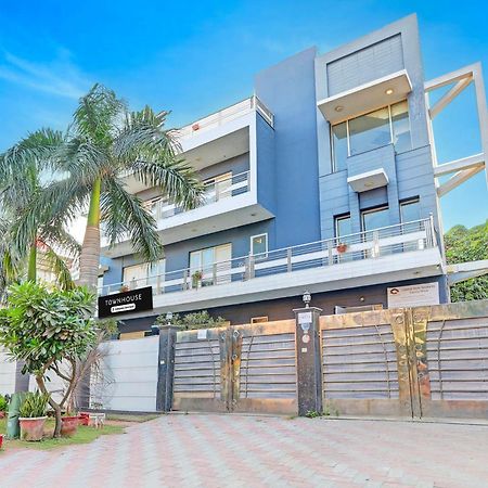 Готель Townhouse Sector 49 Sohna Road Ґурґаон Екстер'єр фото